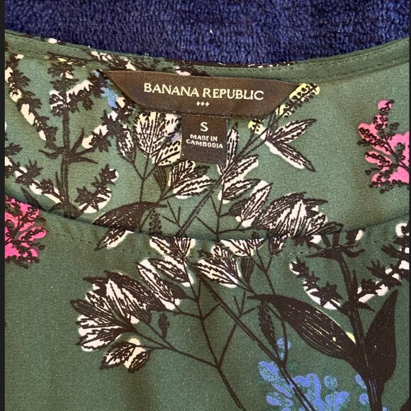 Banana Republic Green Floral Blouse - Picture 6 of 6